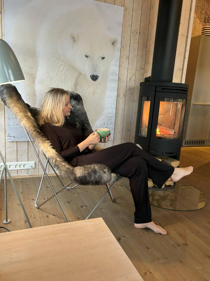 Anne, 169 cm, i lounge sett størrelse XS, hel figur